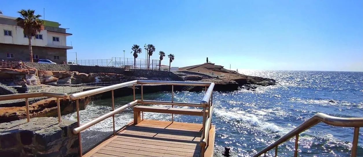 Apartment Penthouse With Sunset View Near The Beach La Listada